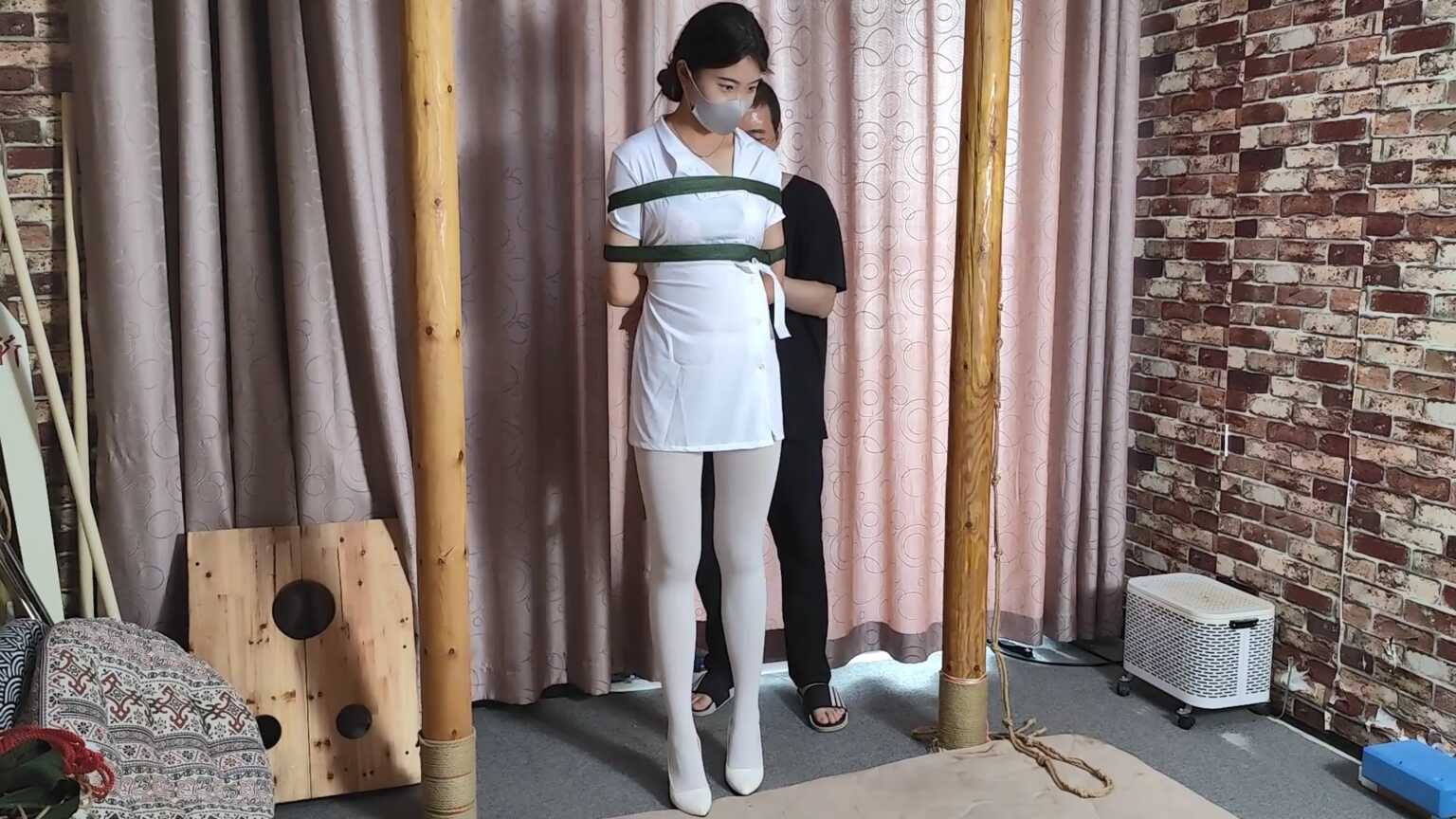 随心原创，杨蕊穿着白衣服还是好看些！